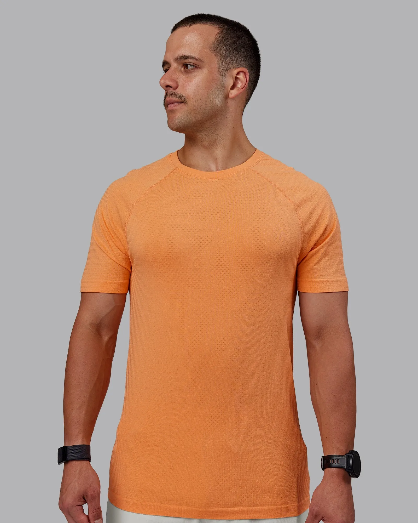 Curved Hem AeroFLX  Seamless Tee - Cantaloupe/Cantaloupe Marl
