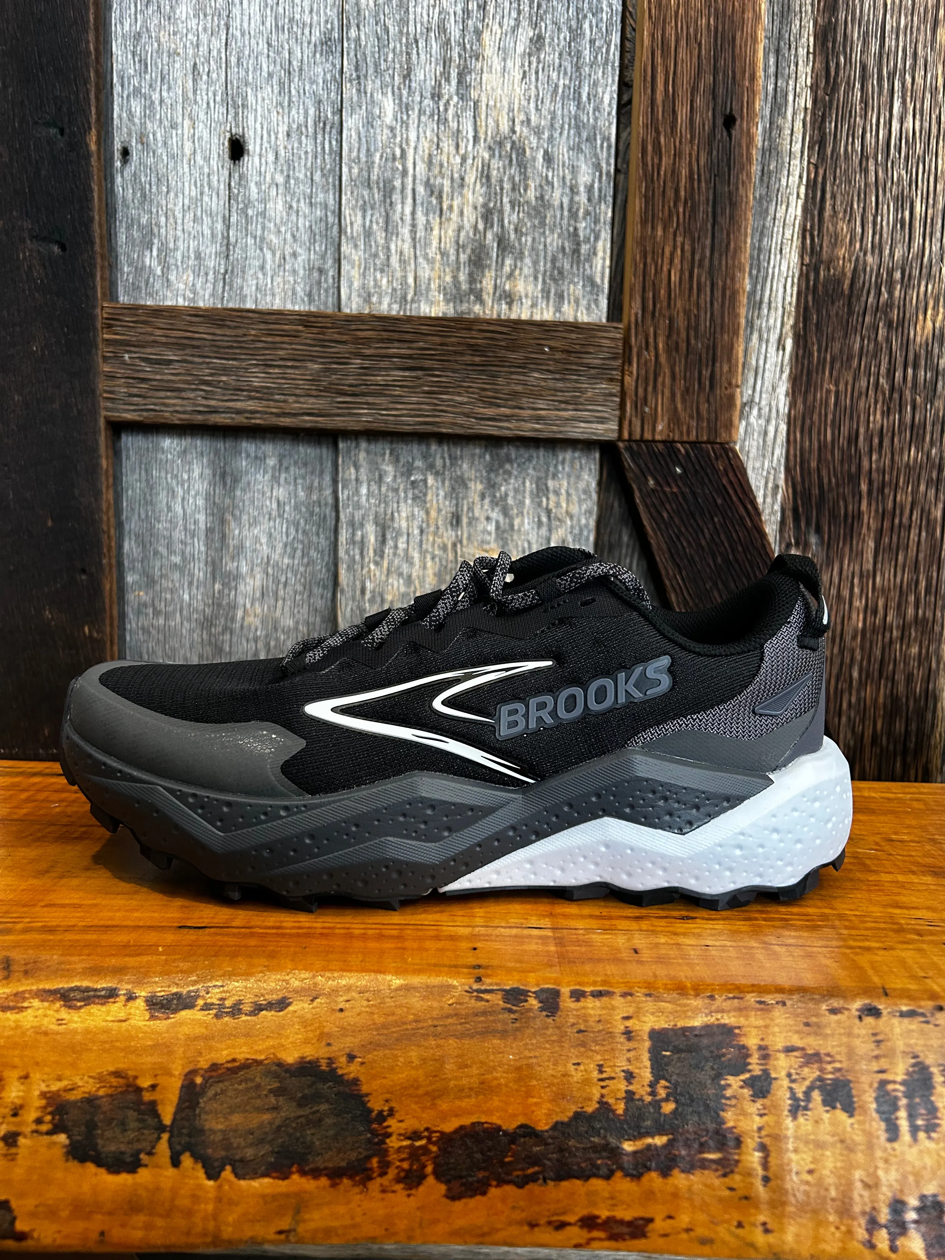 M Brooks Caldera 8 All Weather Adaptation Carbon Fiber Stability Frame