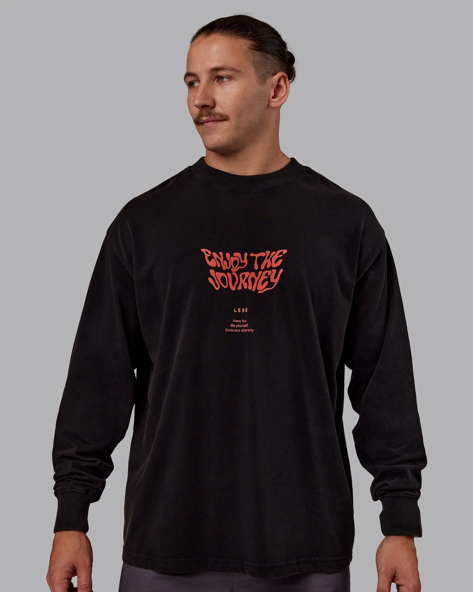 easygoing look Chrome Washed Heavyweight Oversized Long Sleeve Tee - Black-Ultra Orange