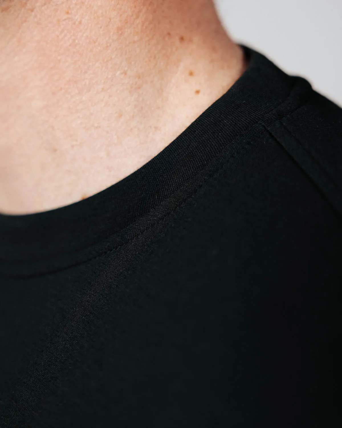 right for outdoor activities slim fit Men's Black Golf Crew Neck