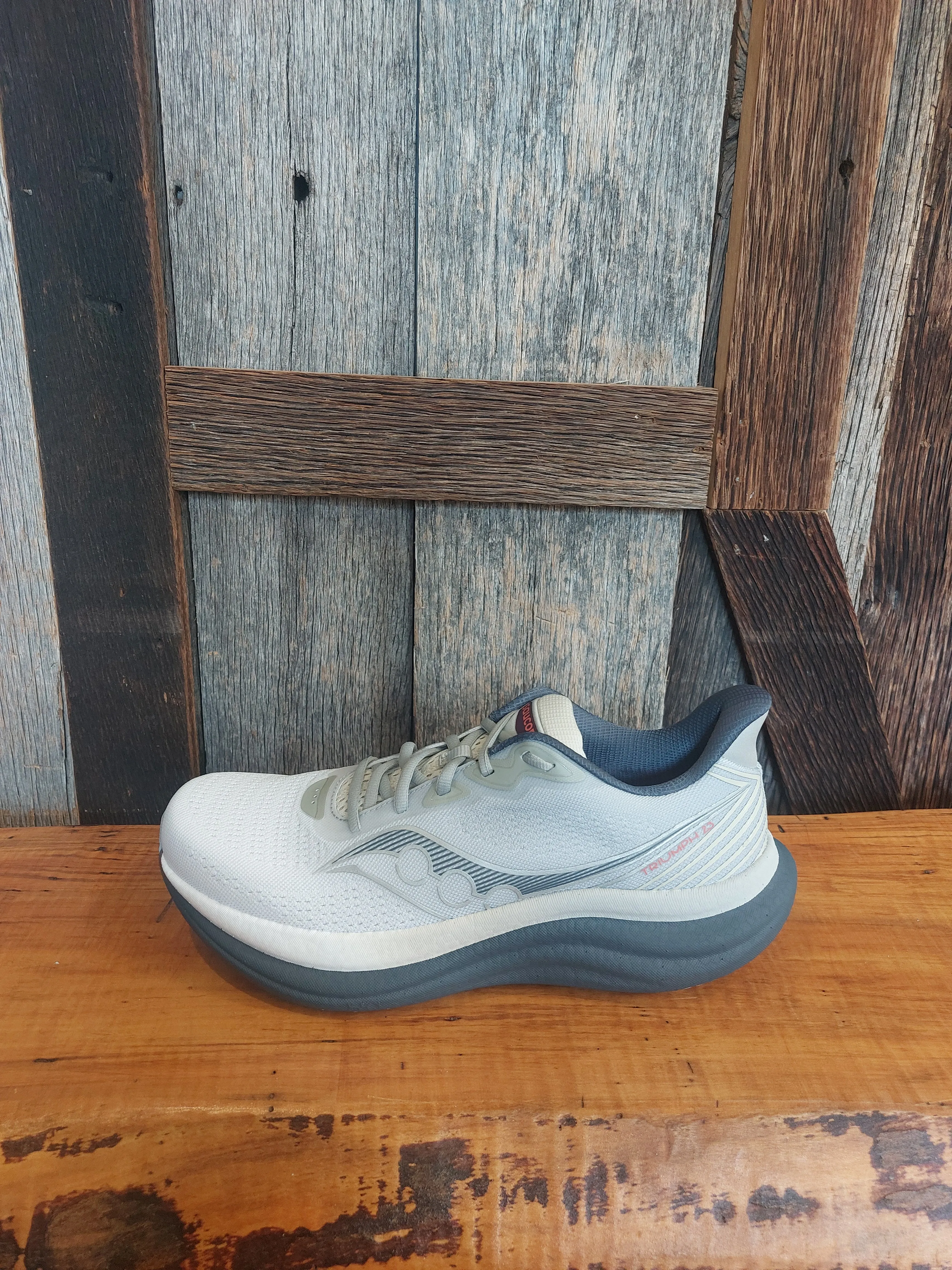 M Saucony Triumph 23 exercise routine Heel Counter Stability