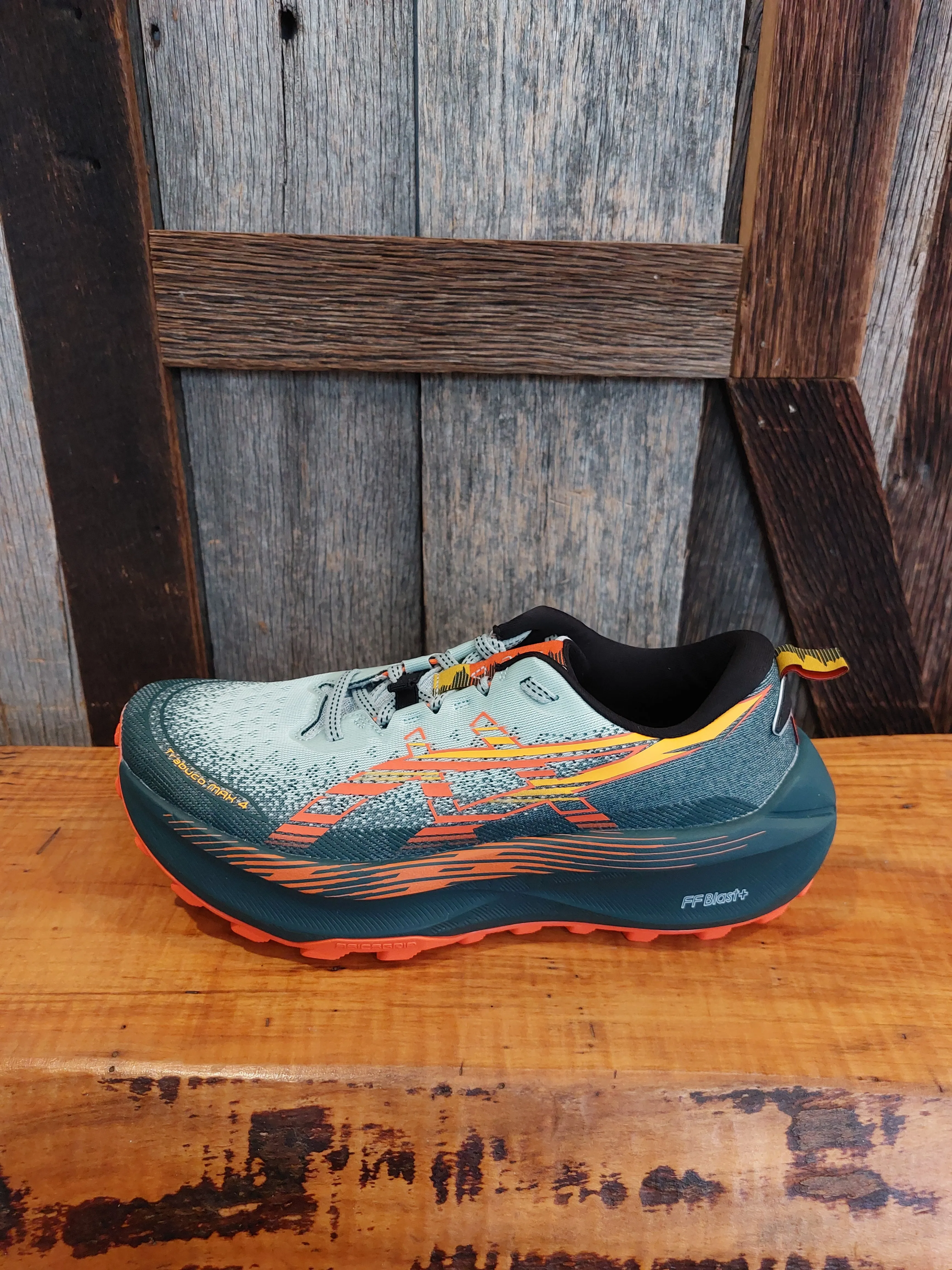 Balanced Cushion Density M Asics Trabuco Max 4