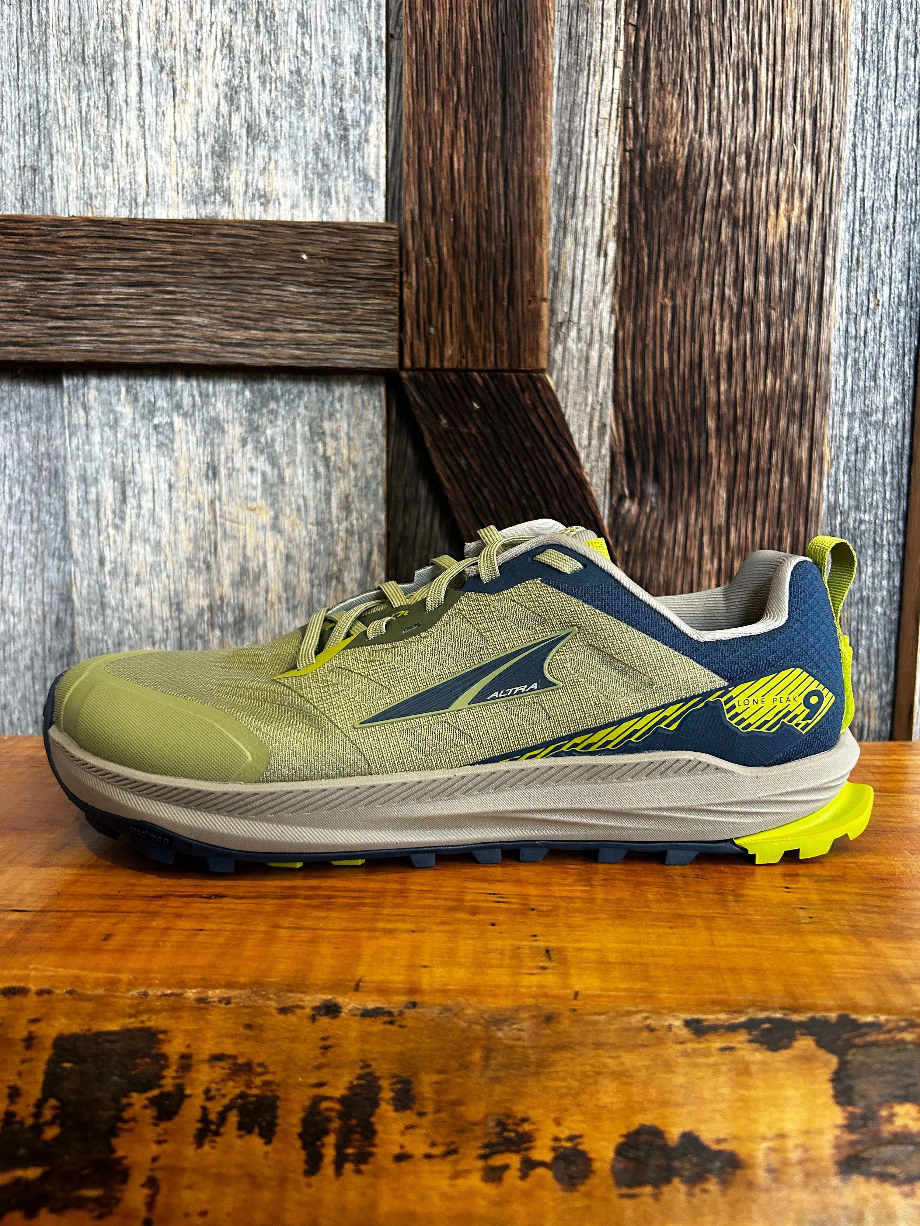 Blister Free Liner Fabric Balanced Cushion Density M Altra Lone Peak 9