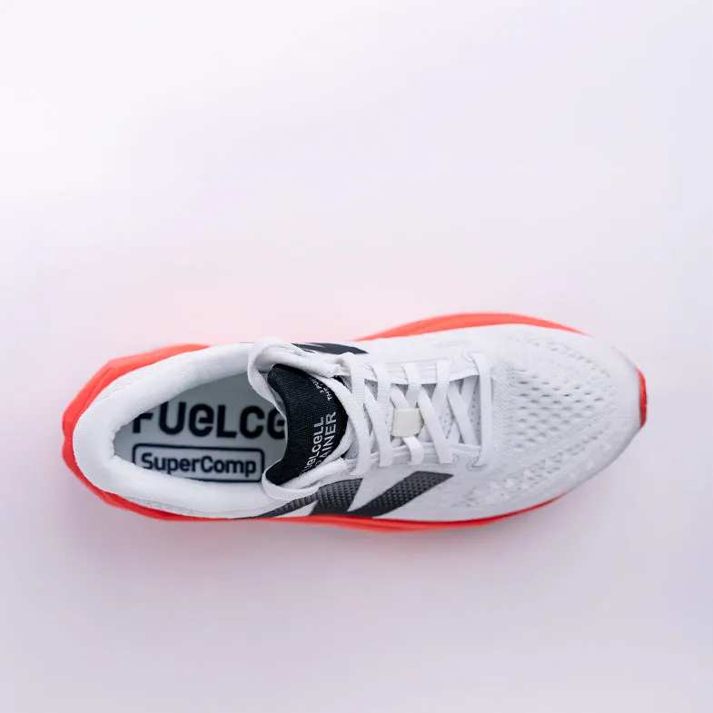 Retro design Layered Midsole Construction New Balance FuelCell SuperComp Trainer v3 (WIDE) - Mens