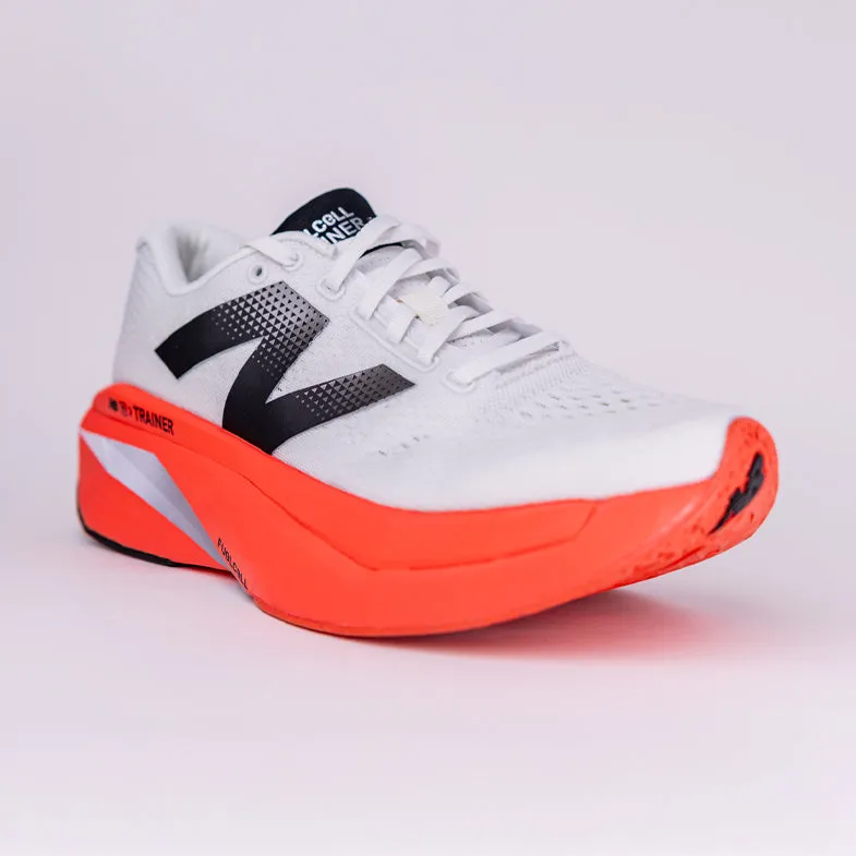 Motion control Award - winning New Balance FuelCell SuperComp Trainer v3 (WIDE) - Mens