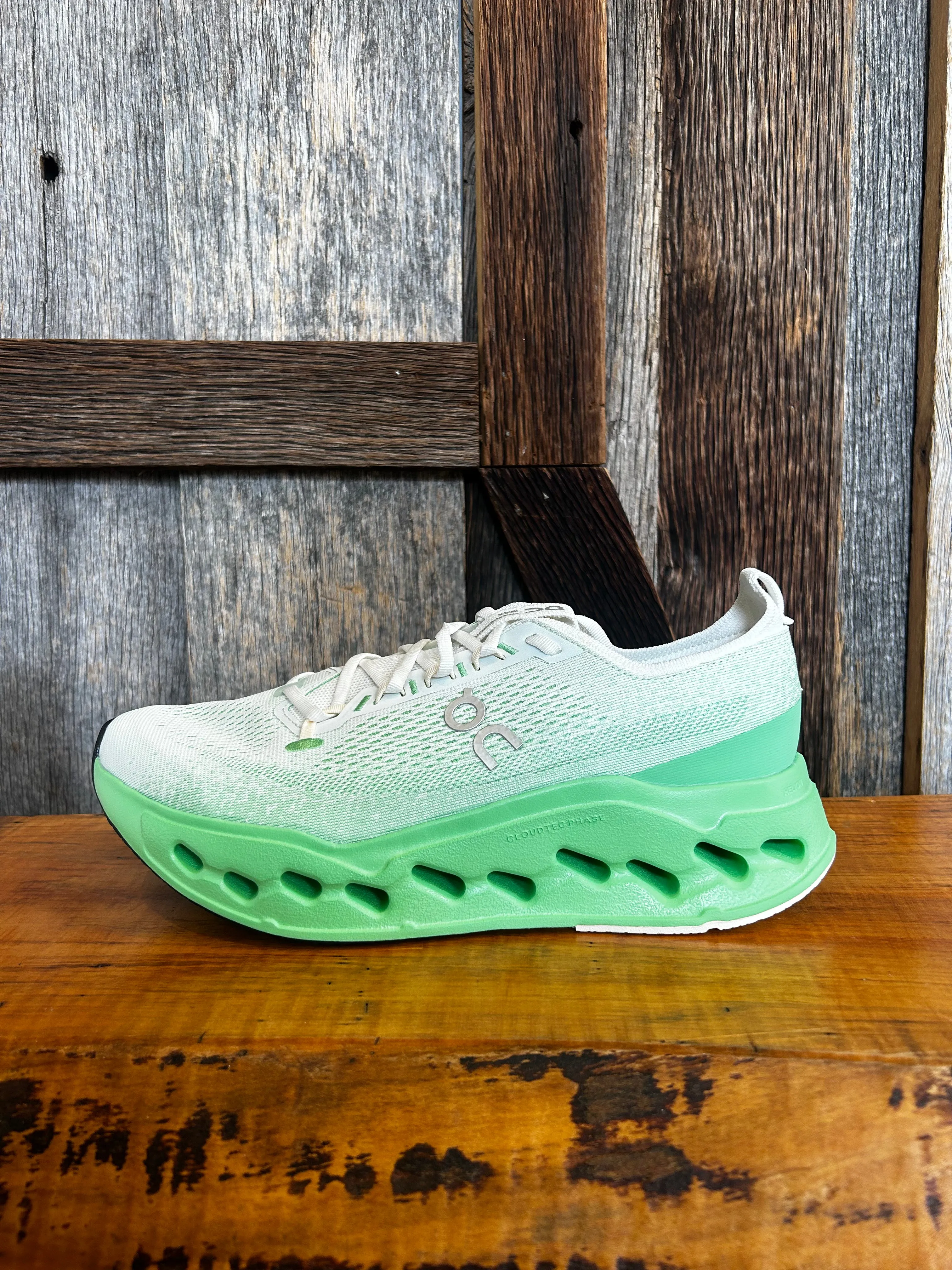 M On Cloudsurfer Max toe box roomy AntiOdor