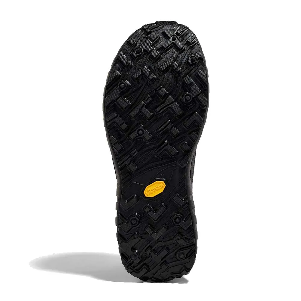 Men's 001 Running Shoe - Stealth Black - Regular (D) Dynamic flex