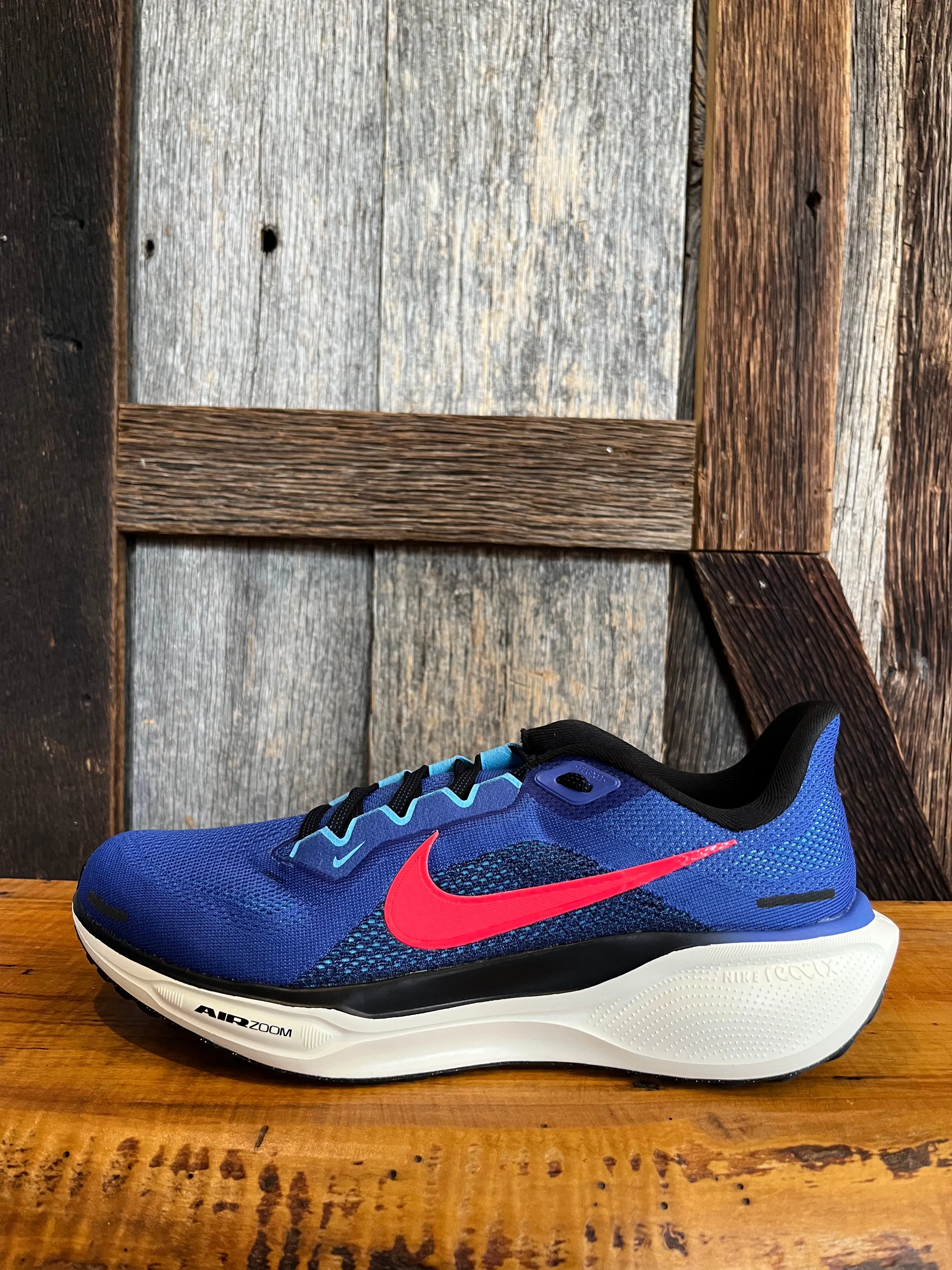 M Nike Air Zoom Pegasus 41 Virtual Coaching symmetrical shoes