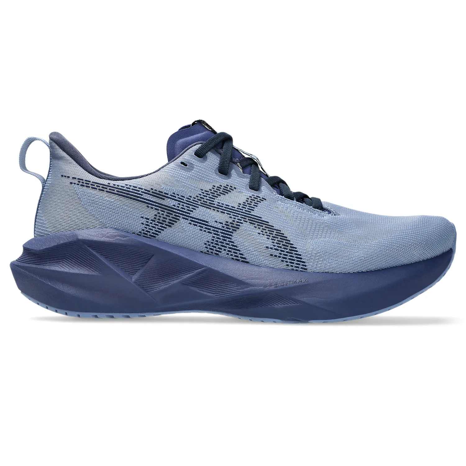 Men's Novablast 5 (400 - Denim Blue/Midnight) running in a ski lift area shoes Woven Cage