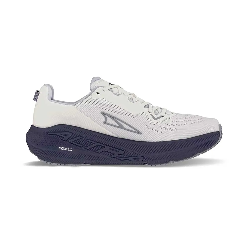 short - distance runner's shoe alternative Ultra Responsive Bounce Men's Fwd Via Running Shoe - White/Navy - Regular (D)