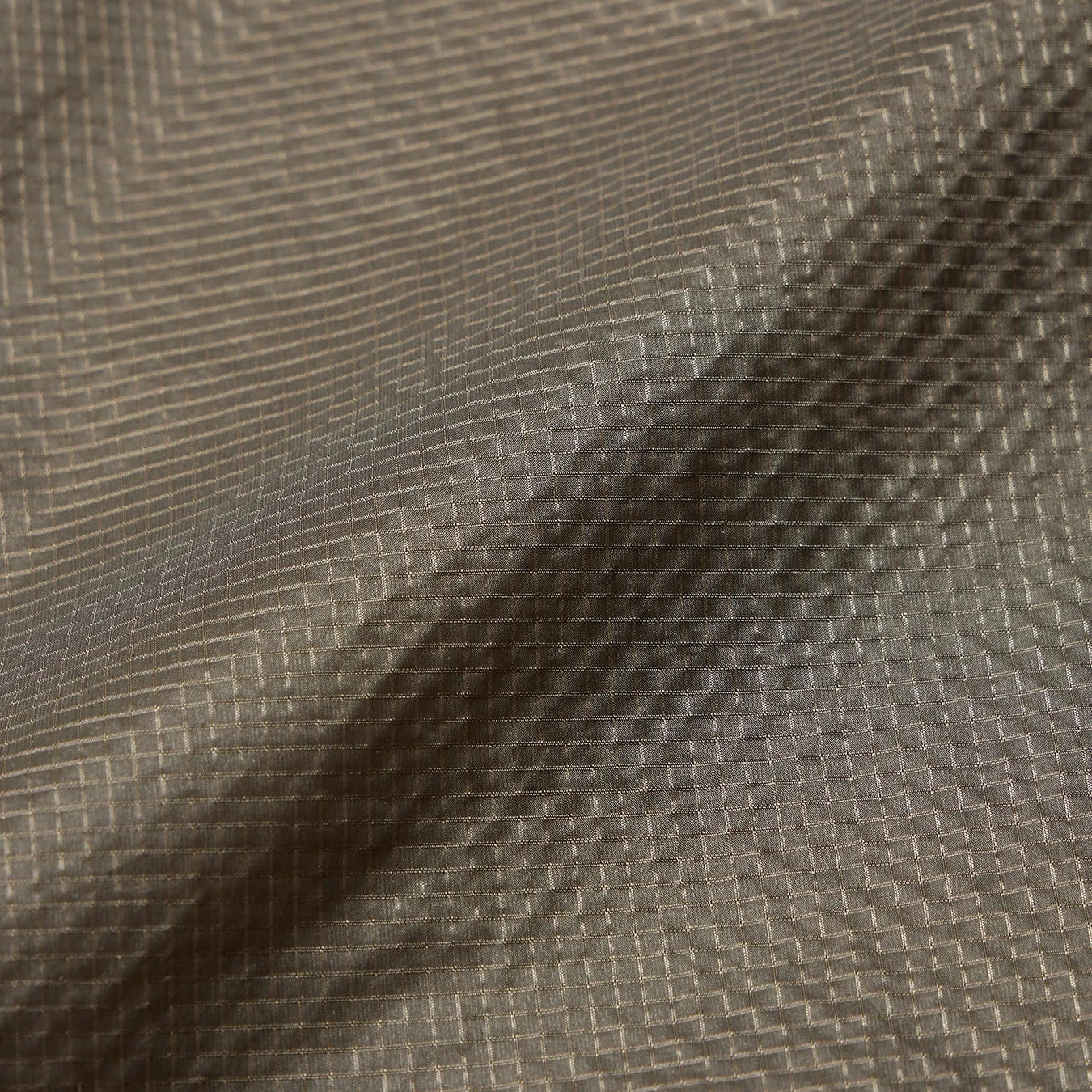 Men's Airly Shell Packable Wind Jacket Desert Taupe suitable for runway events