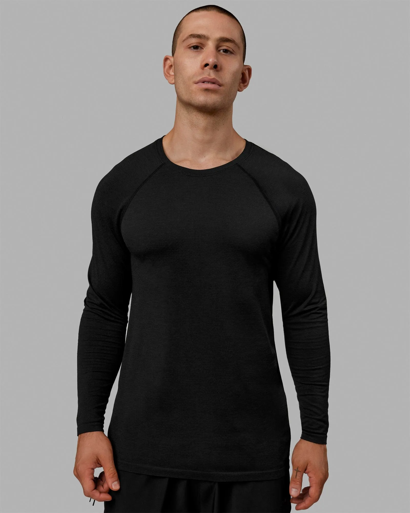 AeroFLX  Seamless Long Sleeve Tee - Black Marl Active Outfit