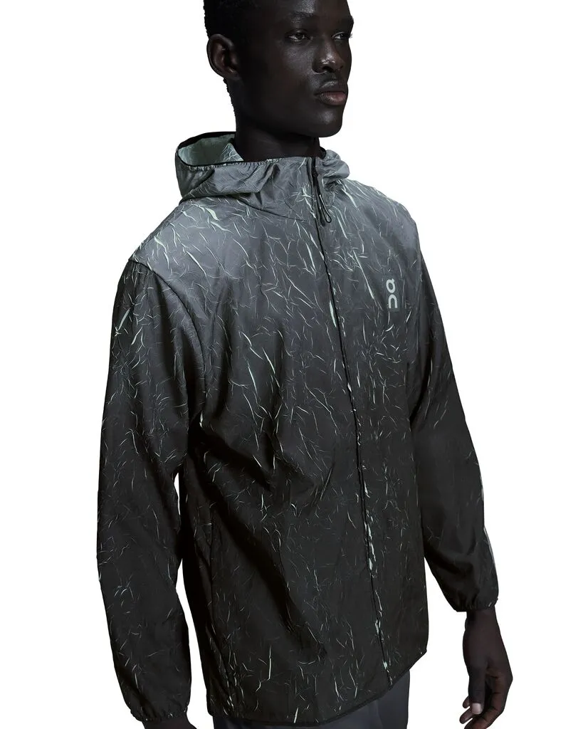 On Men's Pace Run Jacket Black / Lima Non Restrictive Silhouette