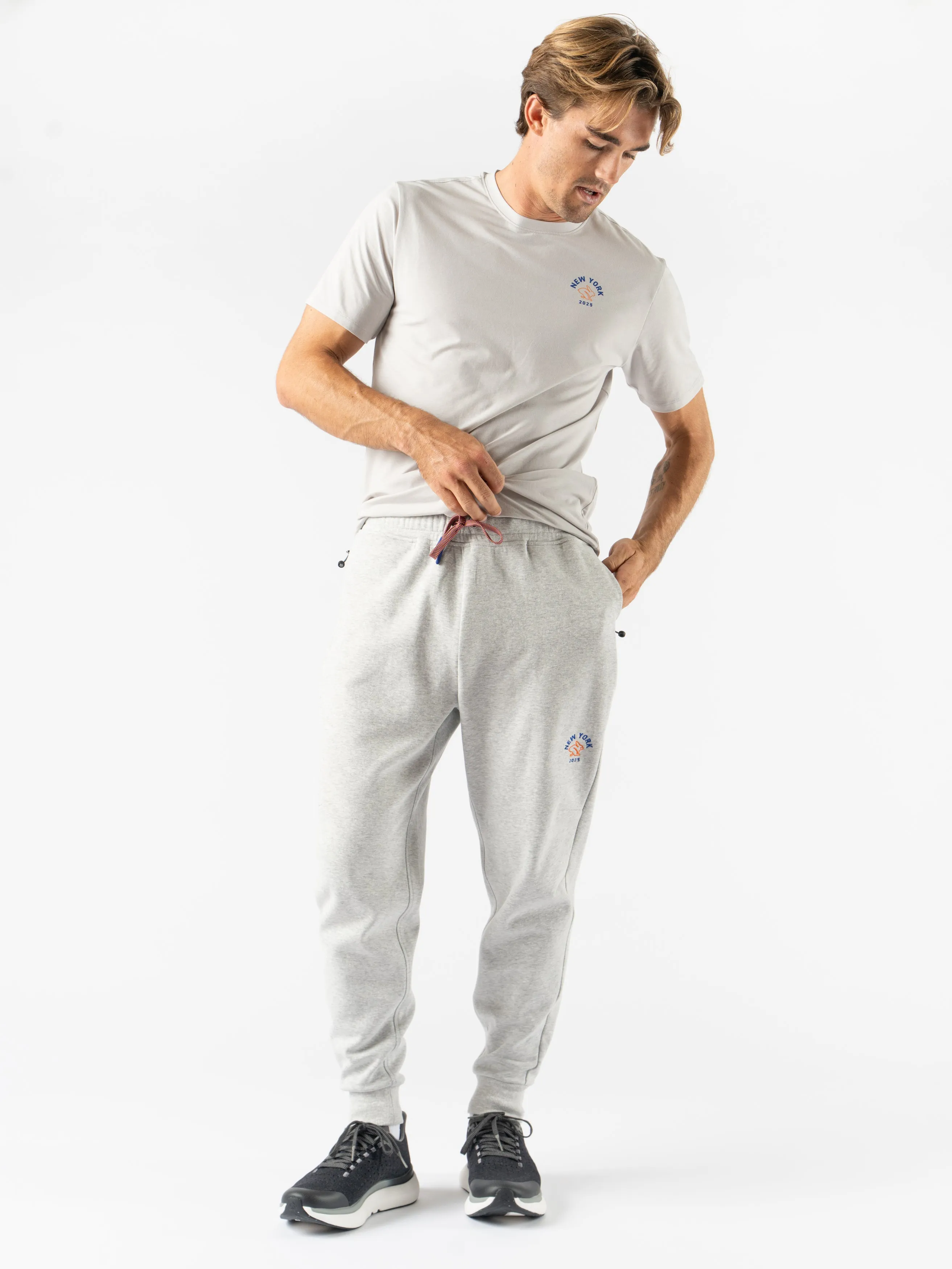 Lightweight Training All-Terrain Support Men's Go-To Sweats | New York