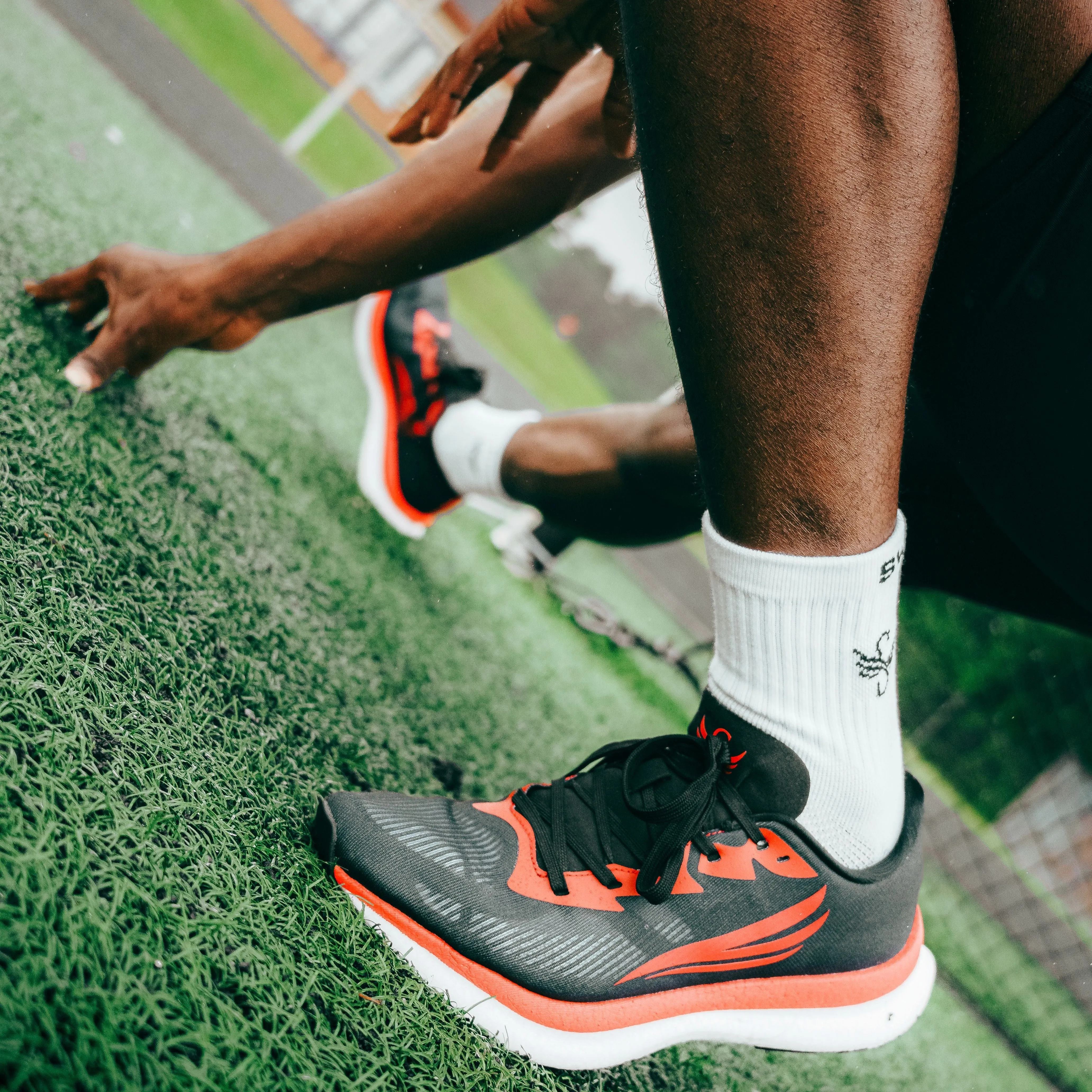 Rebound Efficiency weekend runs EQUUS Men Black Running Shoe