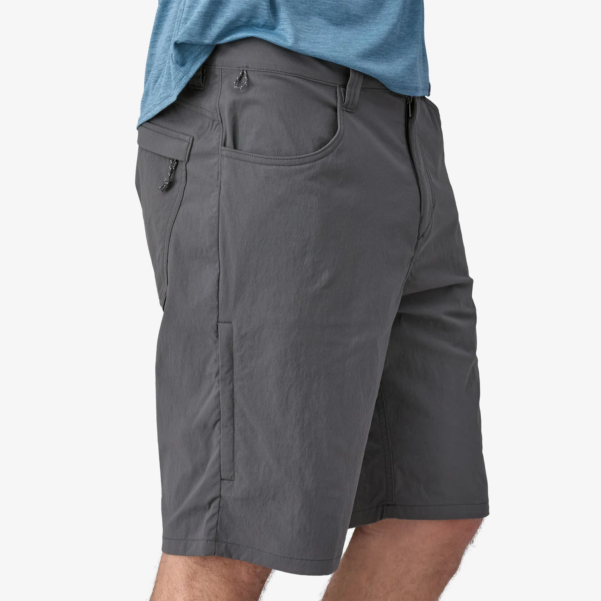 slim cut Everyday Flex Wear Men's Quandary Shorts - 10"