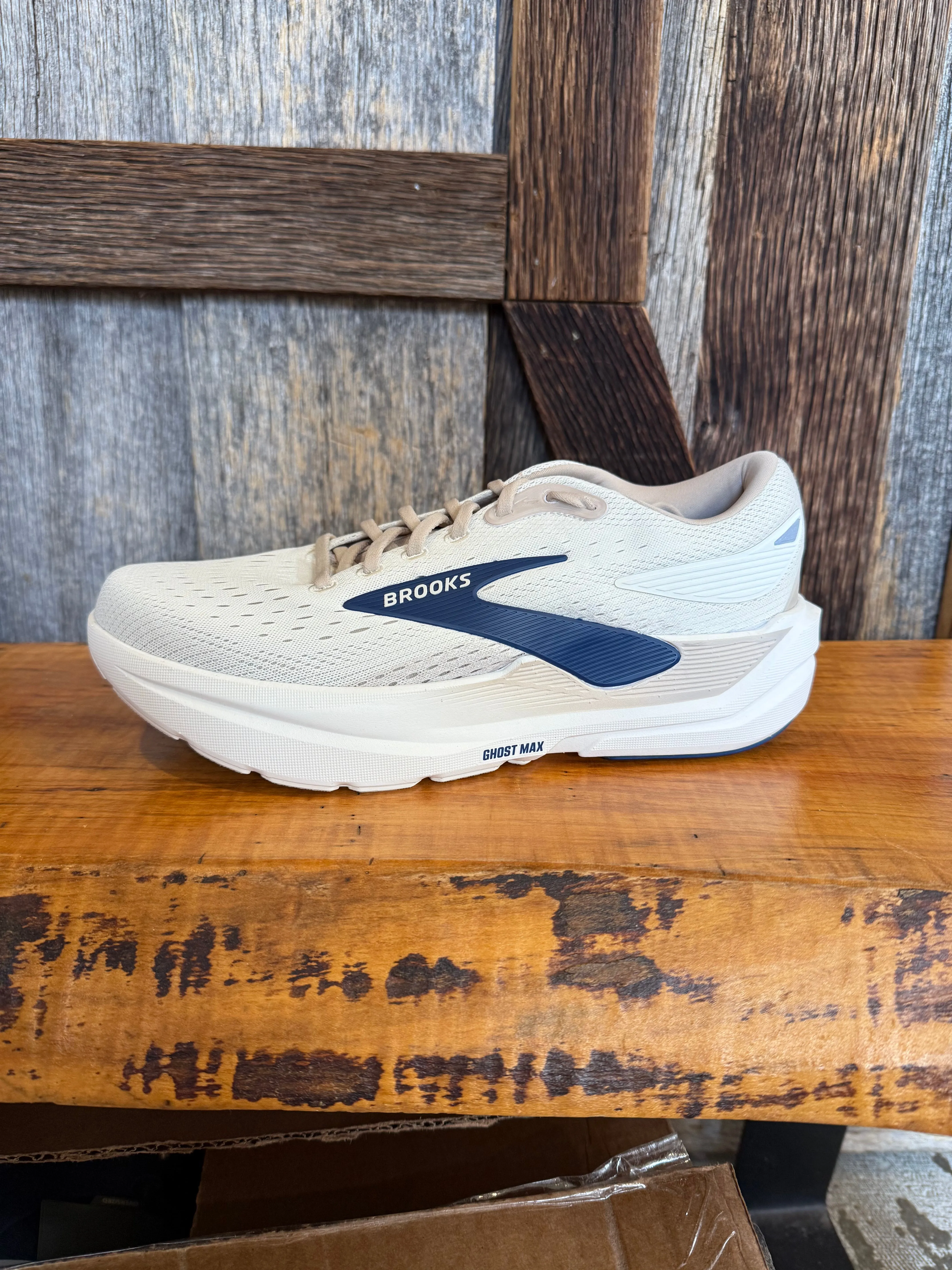 healthy competition autumn use M Brooks Ghost Max 3