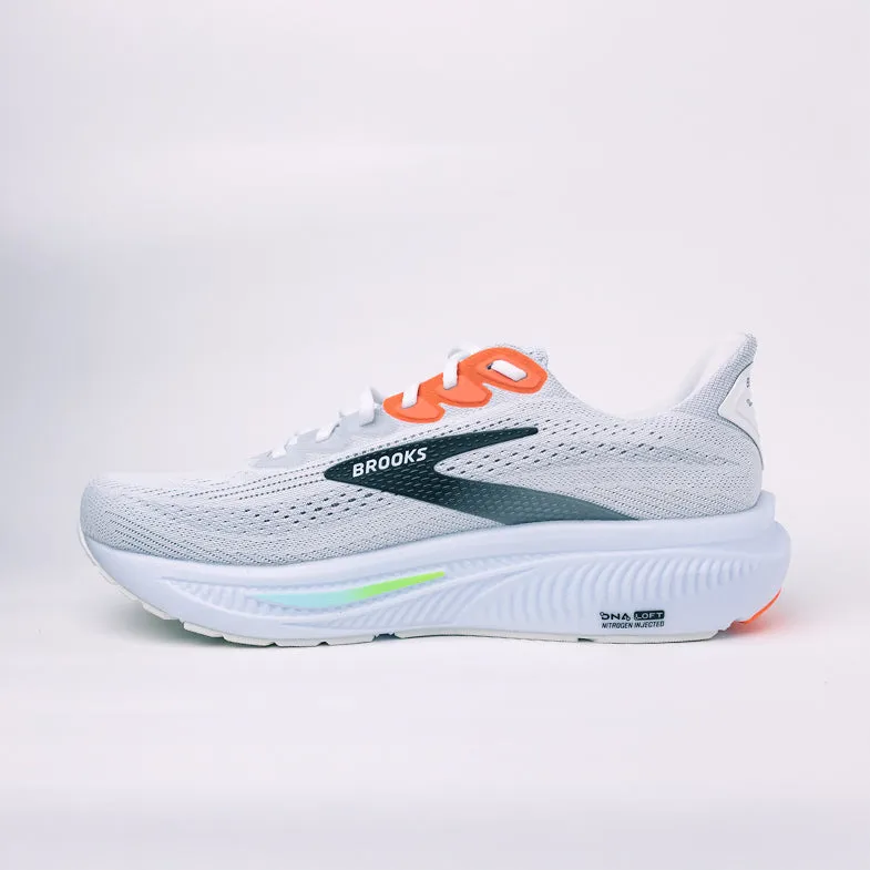 Brooks Ghost 17 (WIDE) - Mens running during a foggy day