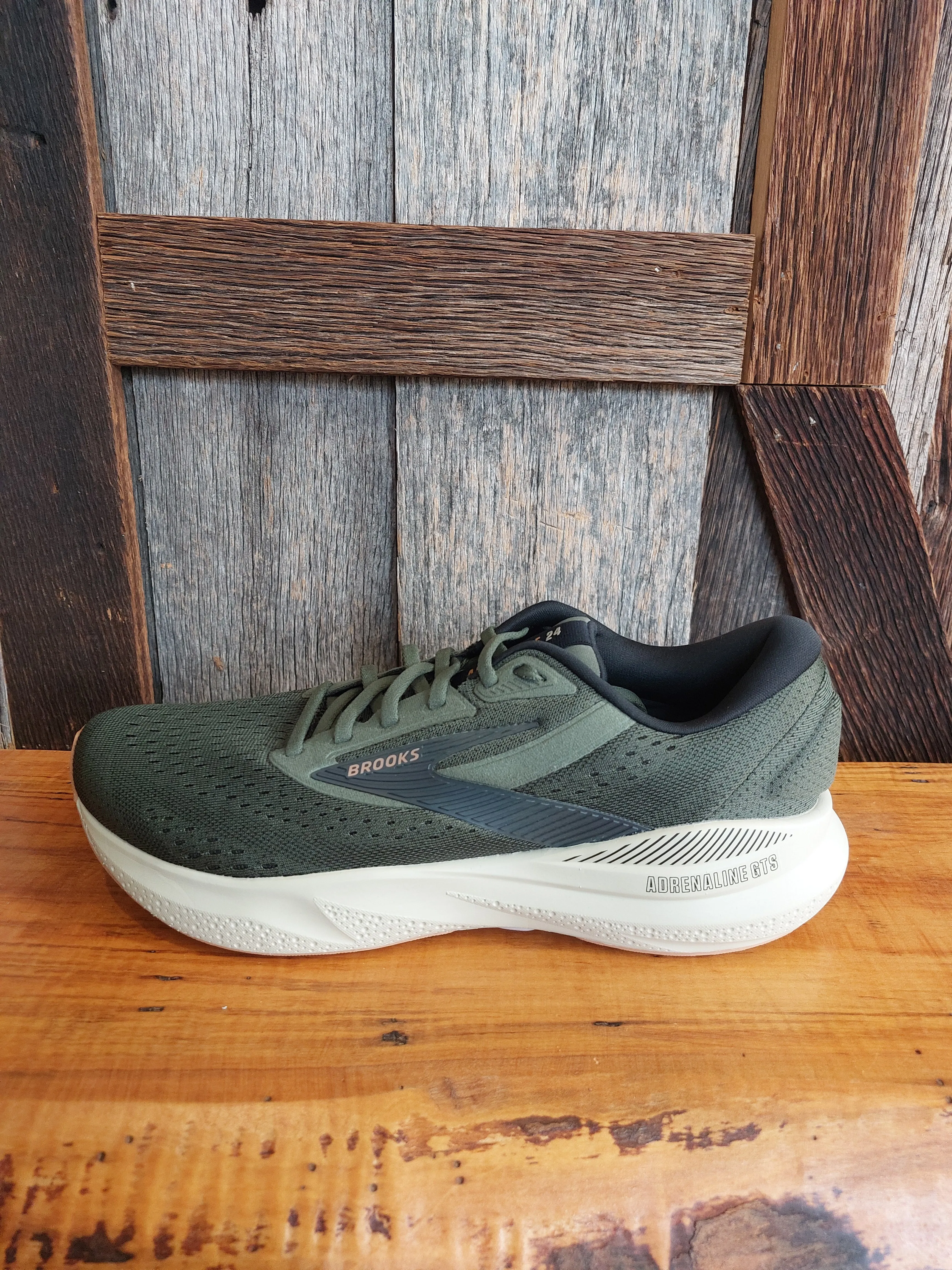 comfort - conscious shoes latex - sole shoes M Brooks Adrenaline GTS 24