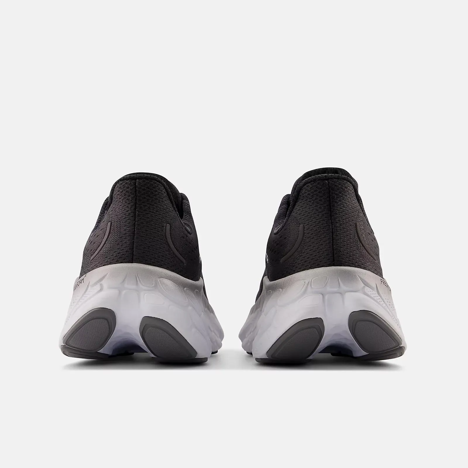 support technology New Balance Men's Fresh Foam X More v4 (Black/Phantom)