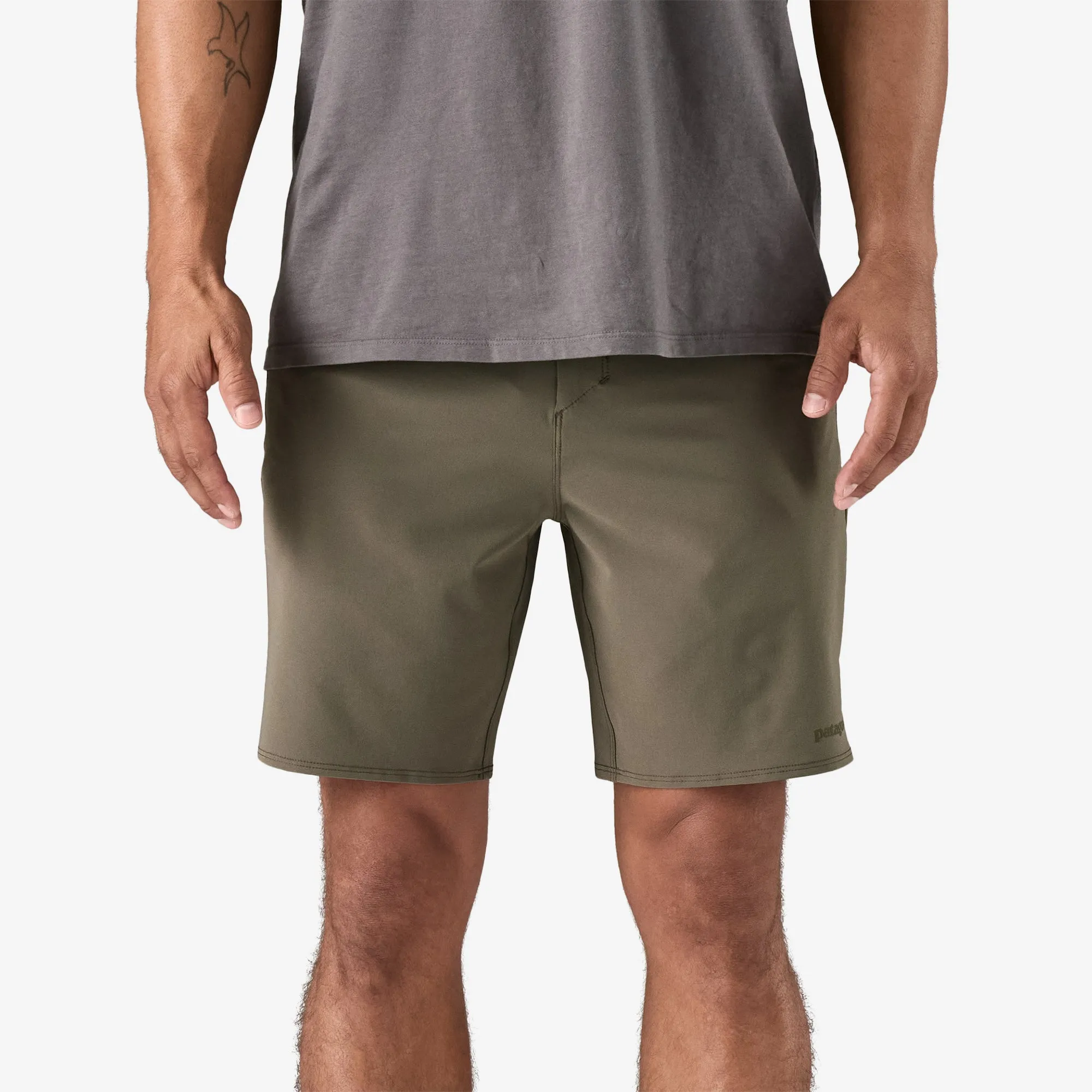 Relaxed Motion Versatile Look Men's Hydropeak Hybrid Walk Shorts - 18"