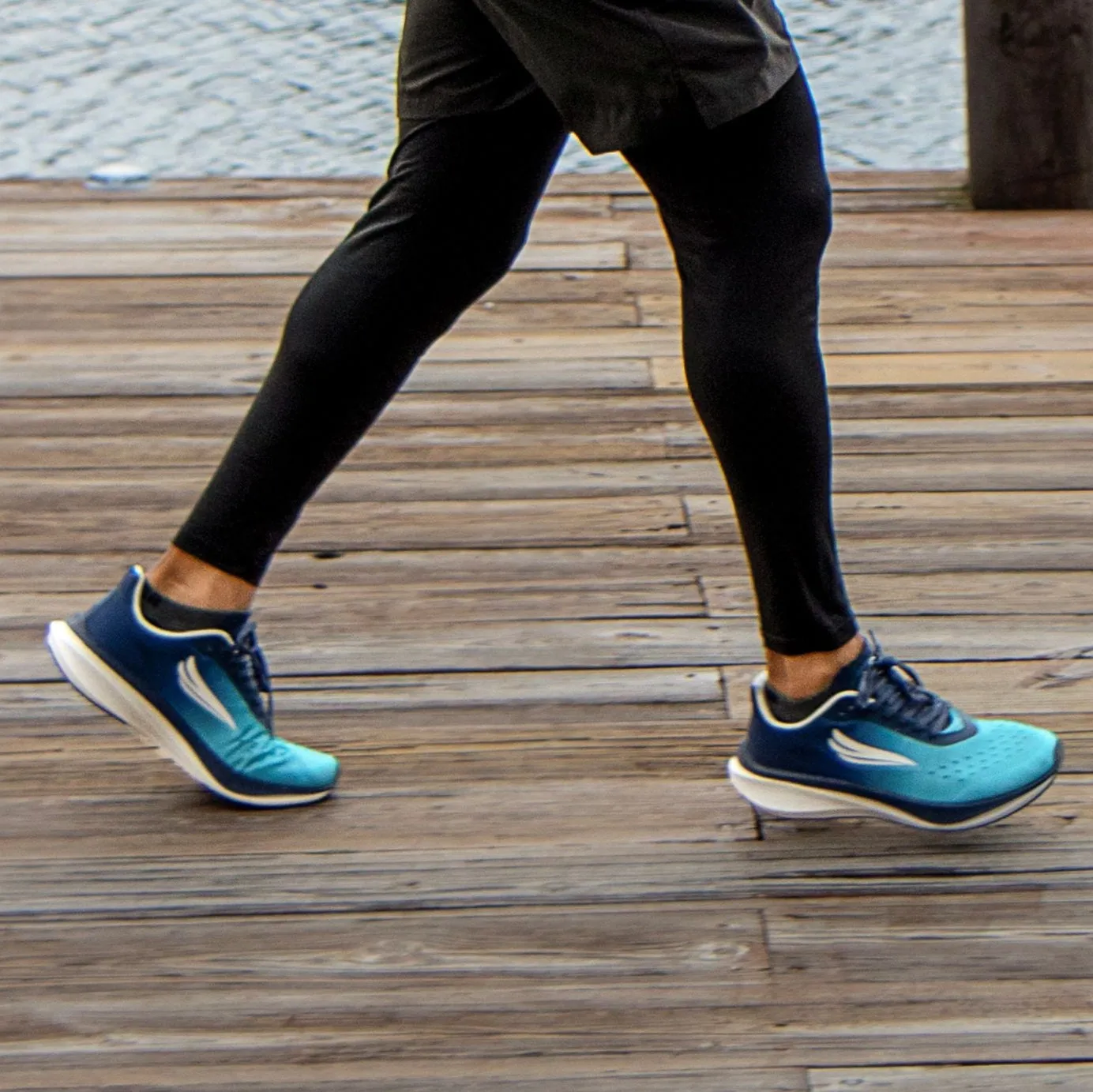 APUS Blue Men Running Shoe lightweight foam shoe material