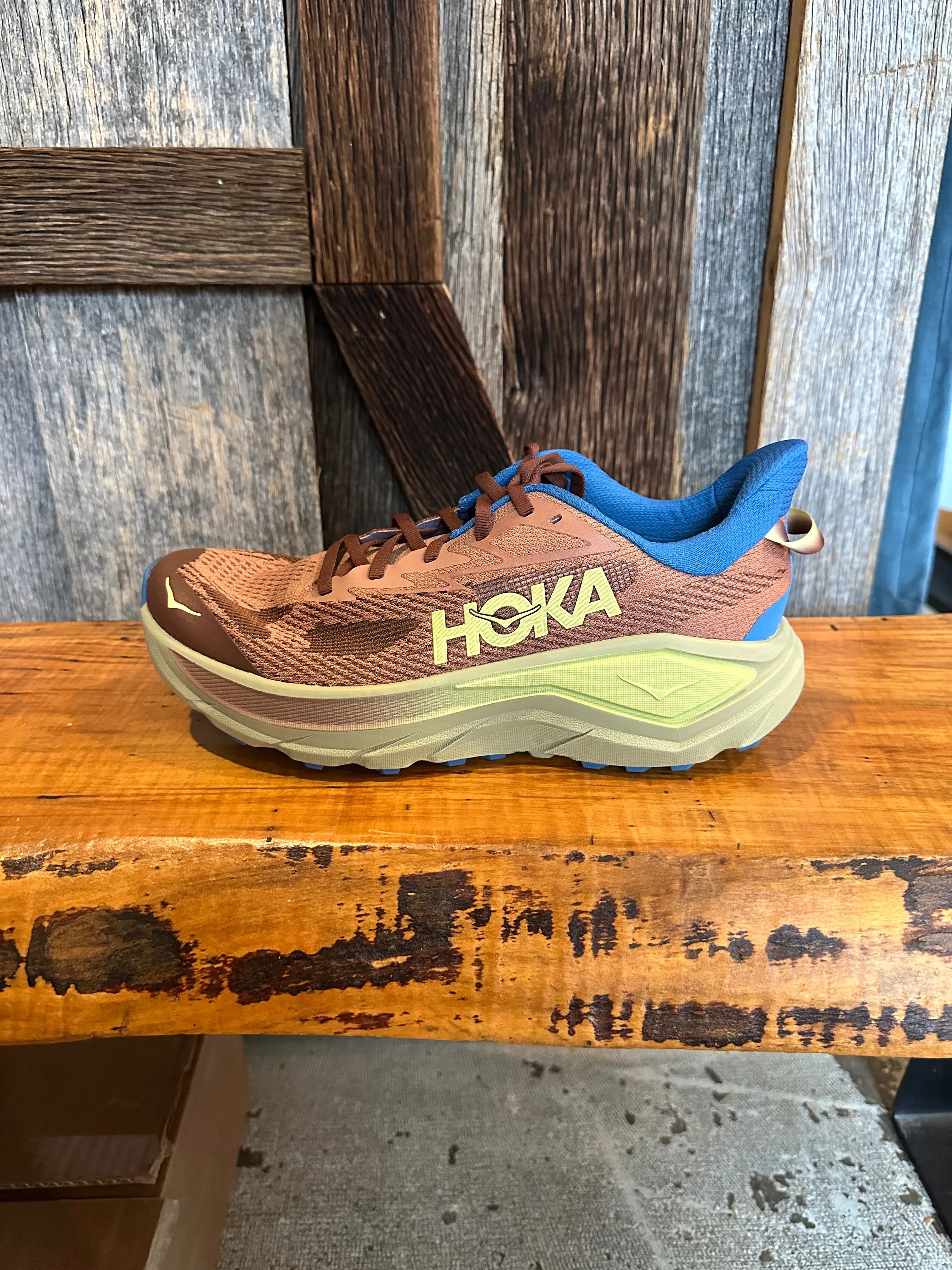 Slip Resistant Pod Configuration M Hoka Challenger 8