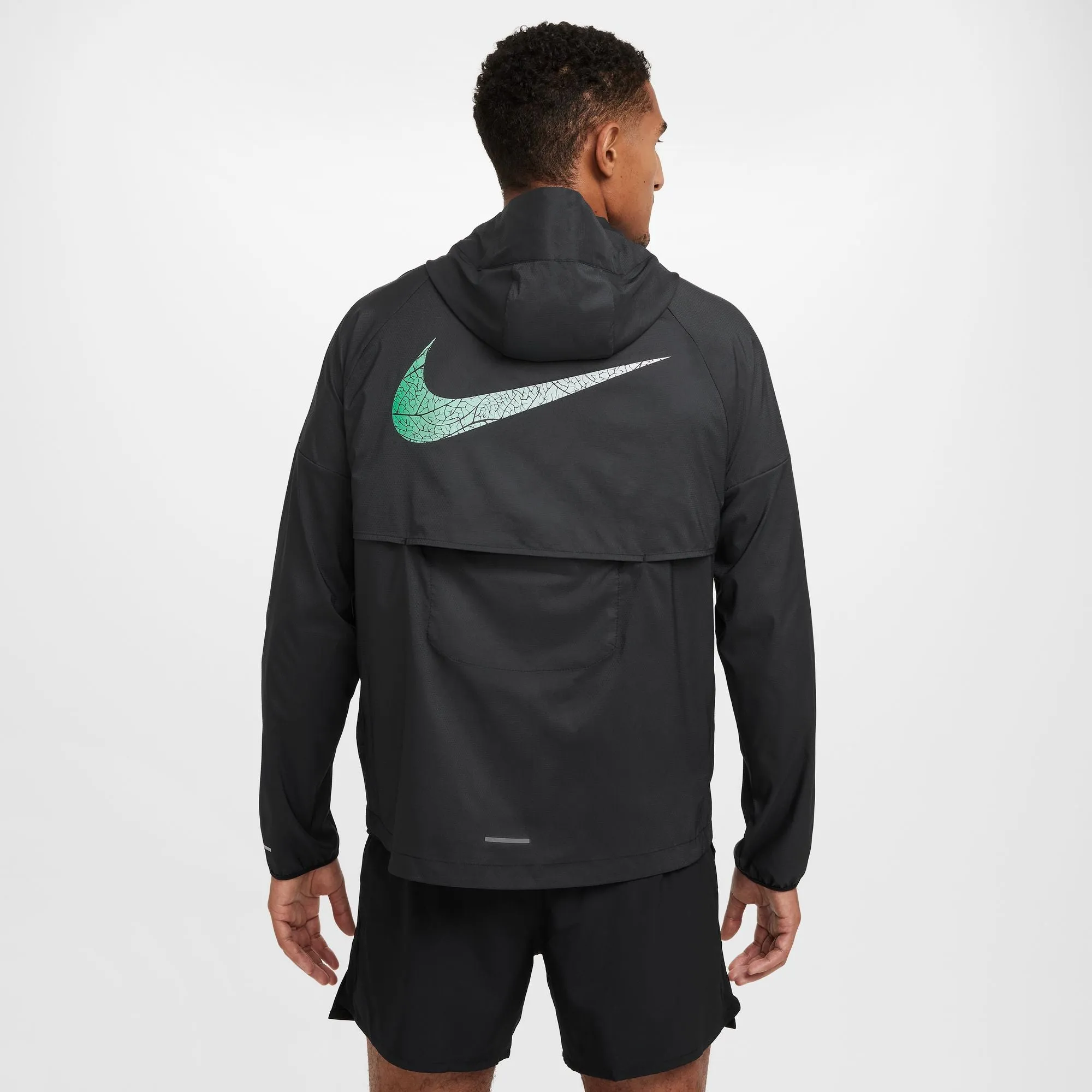 Bond Travel Ready Nike Men's Dri-FIT Kipchoge Windrunner Jacket Black / Stadium Green