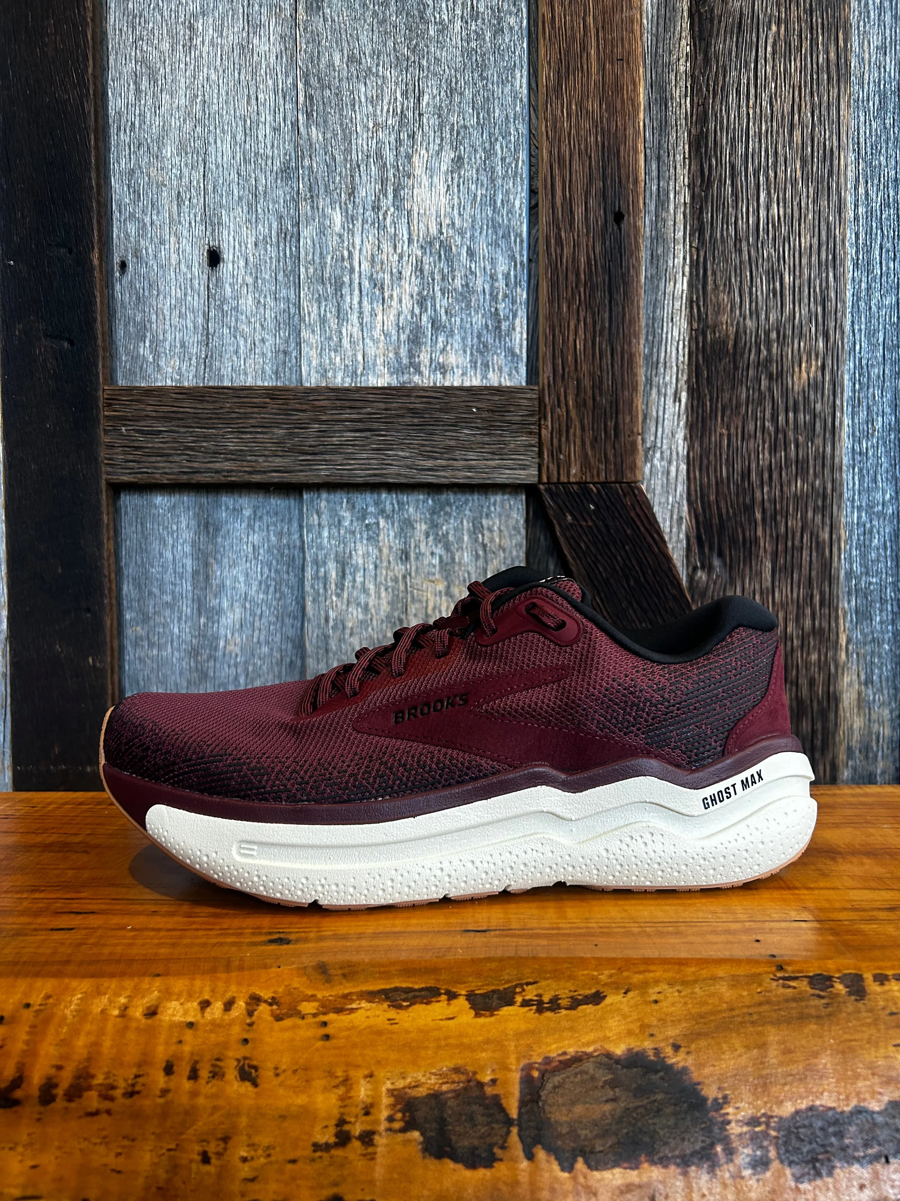 M Brooks Ghost Max 2 occasional use shoes Ultra Reflective Details